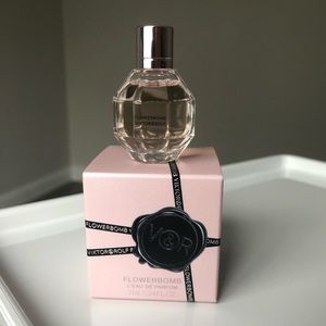 NEW Viktor&Rolf Flowerbomb